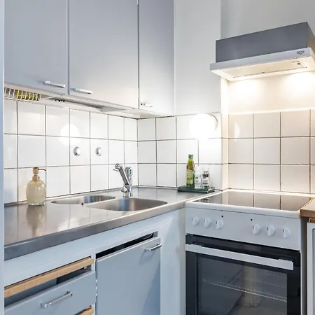 Apartament Compact With Balcony Next To Railway Station *