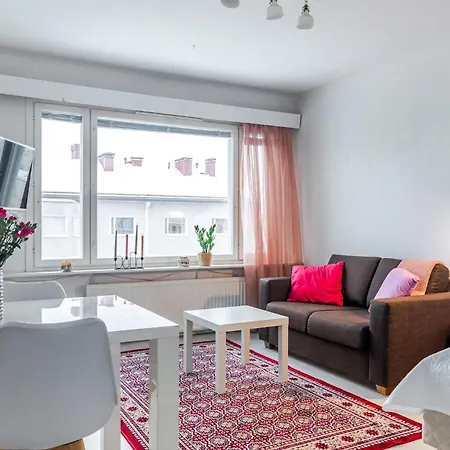Apartment Compact With Balcony Next To Railway Station