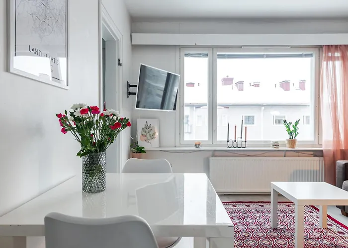 شقة Compact With Balcony Next To Railway Station لاهتي